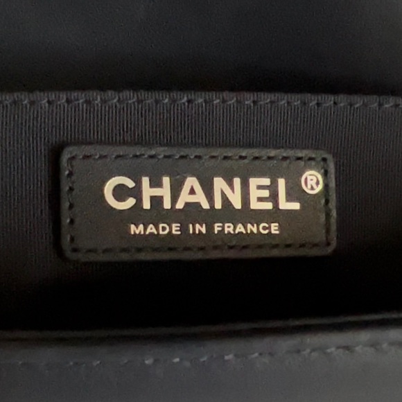 Chanel Le Boy - Picture 6 of 7